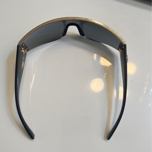 Versace Sunglasses - Unisex - Picture 5 of 11